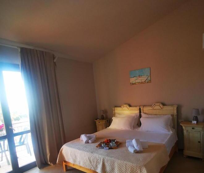 اتاق سوپریور با چشم‌انداز دریا, Kite Hub Lo Stagnone