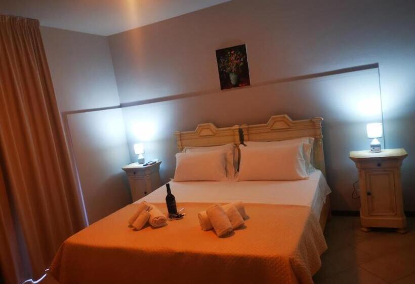 اتاق لوکس با چشم‌انداز باغ, Kite Hub Lo Stagnone