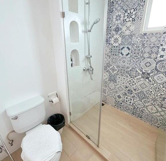 اتاق لوکس با تخت بزرگ, Costa Beach Residence & Jacuzzi