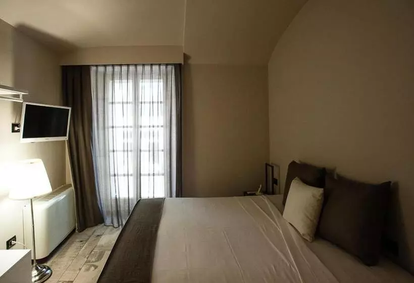 استودیو اجرایی, Adalesia Hotel & Coffee