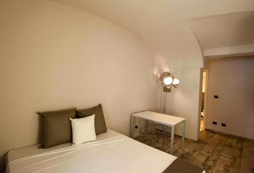 استودیو اجرایی, Adalesia Hotel & Coffee