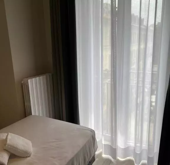 اتاق استاندارد یک نفره, Adalesia Hotel & Coffee