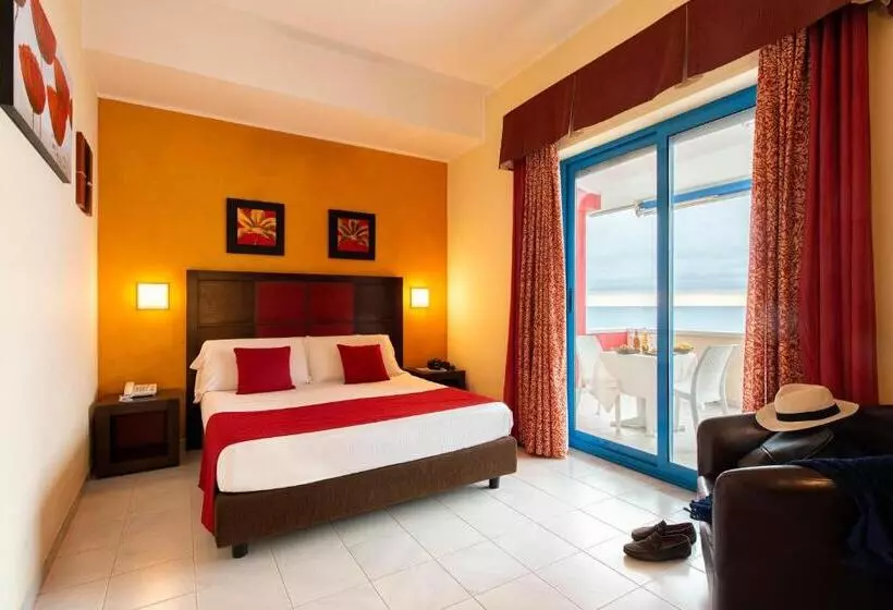 Triple Room Sea View, Grand Hotel La Tonnara