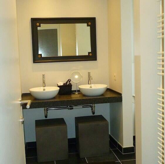 Номер Superior, Alegria