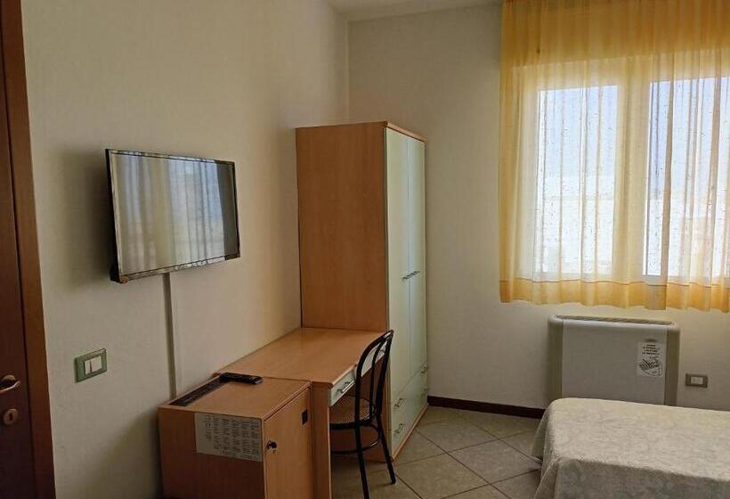 חדר סטנדרט לשלושה, Ariston Imperial