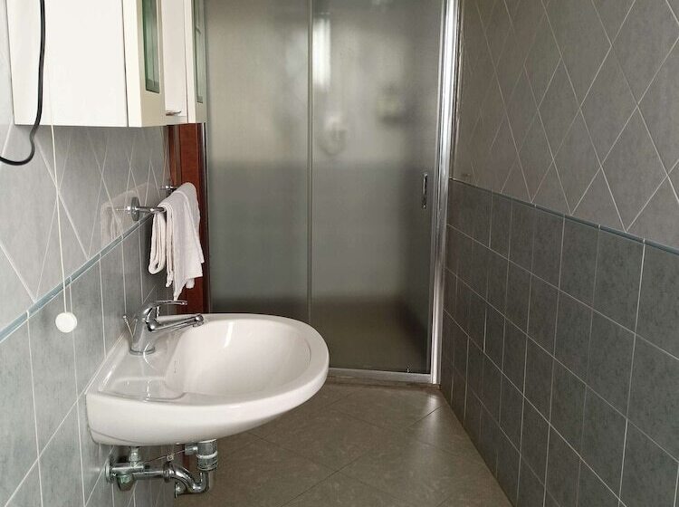 חדר סטנדרט לשלושה, Ariston Imperial