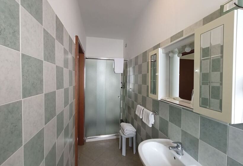 חדר סטנדרט לשלושה, Ariston Imperial