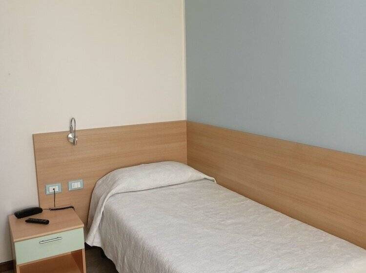 חדר סטנדרט יחיד, Ariston Imperial