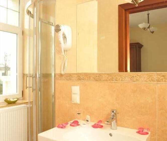 اتاق استاندارد یک نفره, Arkadia Royal