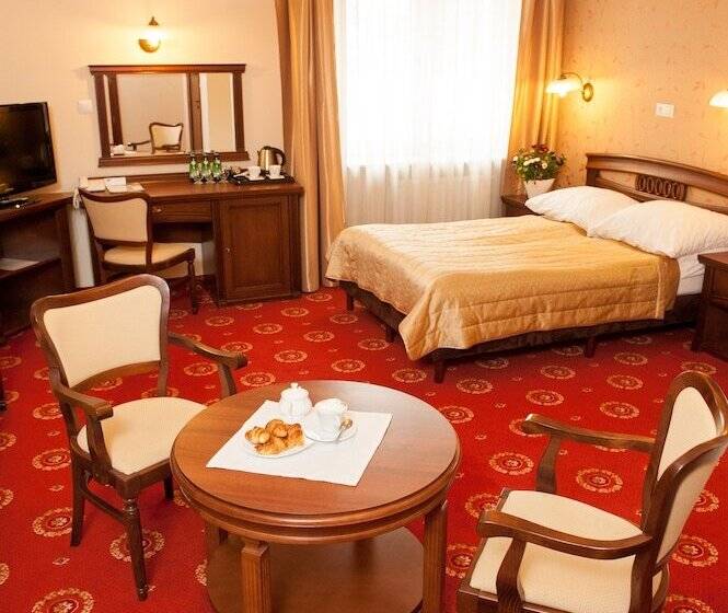 חדר משפחתי, Arkadia Royal