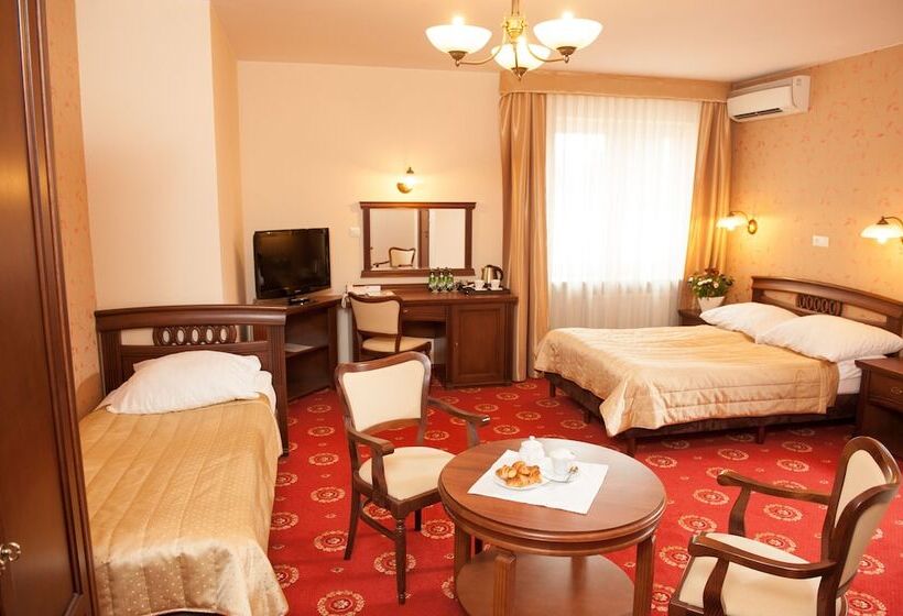 חדר משפחתי, Arkadia Royal