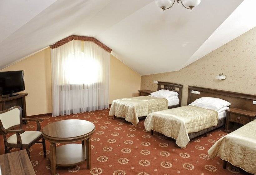 חדר סטנדרט לשלושה, Arkadia Royal