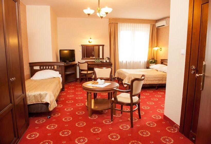 חדר משפחתי, Arkadia Royal