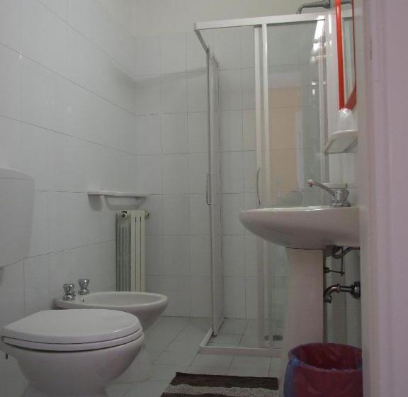 スタンダード４人部屋, Derna