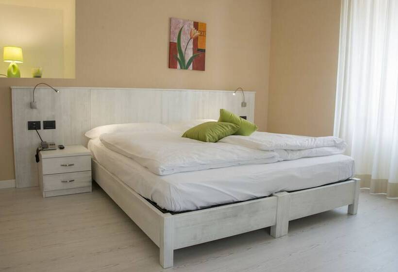 غرفة قياسية ثلاثية, Du Lac Parc & Residence