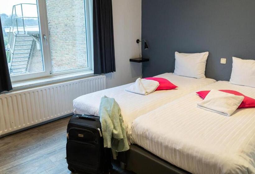 חדר סטנדרט לשלושה, Huis Ter Geul