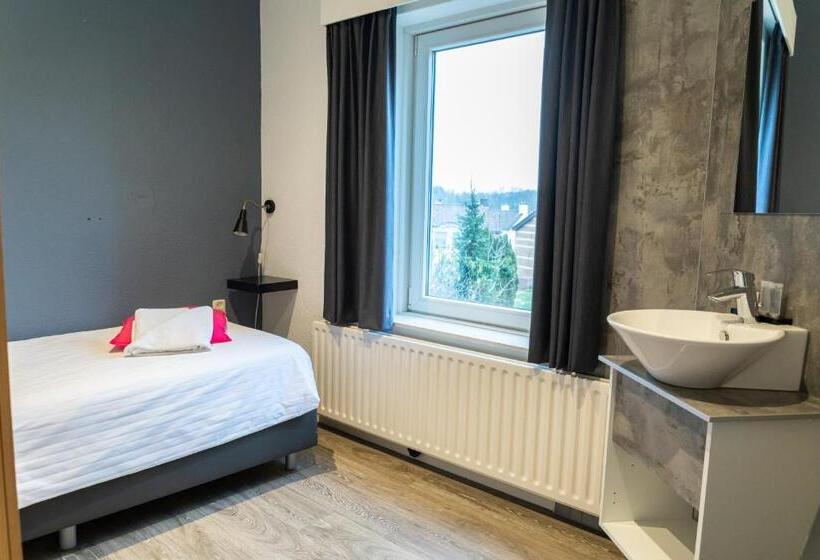 חדר סטנדרט לשלושה, Huis Ter Geul