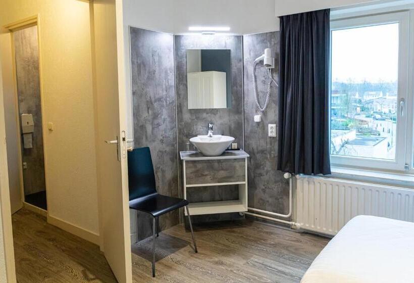 חדר סטנדרט לשלושה, Huis Ter Geul