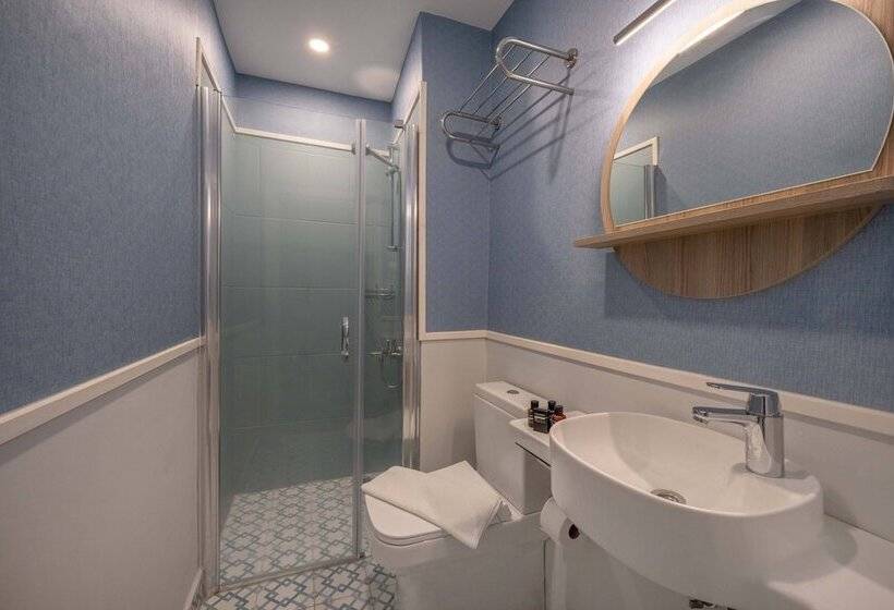 غرفة قياسية ثلاثية, Kas Marin