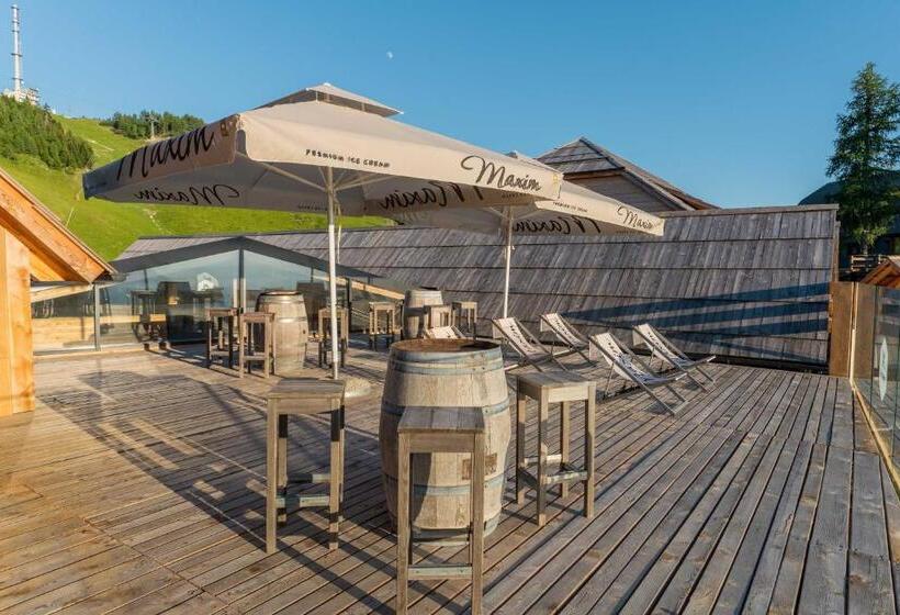 اتاق استاندارد با بالکن, Krvavec