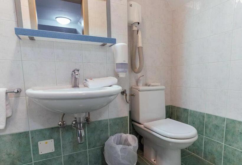 اتاق استاندارد چهار تخته, Krvavec