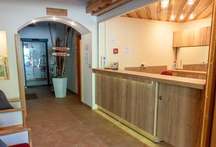 اتاق خانوادگی, Krvavec