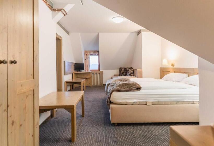 اتاق خانوادگی, Krvavec