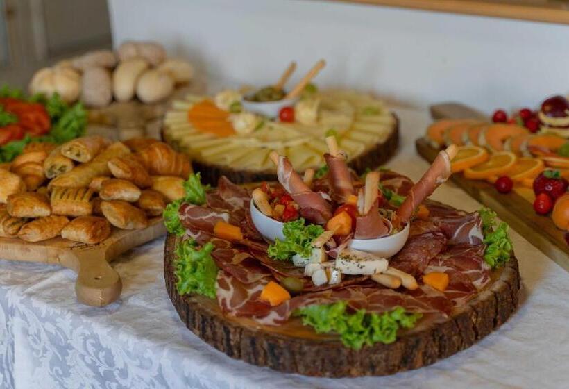 اتاق استاندارد با بالکن, Krvavec