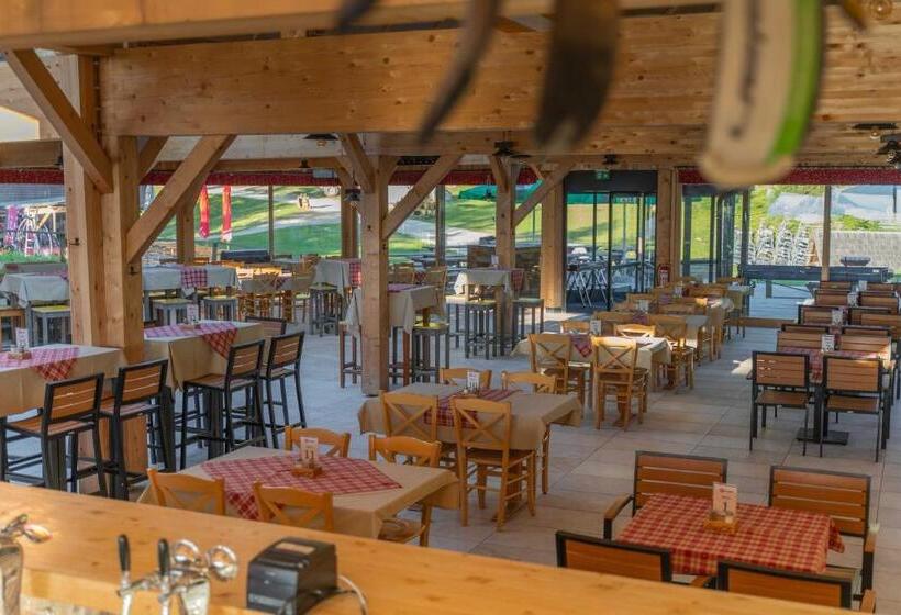 اتاق استاندارد با بالکن, Krvavec