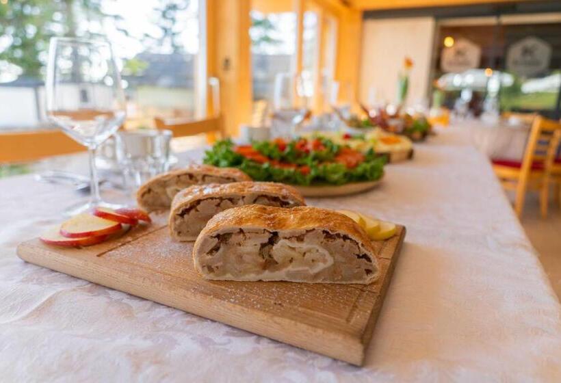 اتاق استاندارد با بالکن, Krvavec