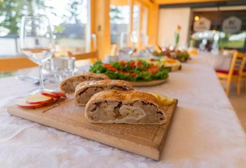 اتاق استاندارد با بالکن, Krvavec