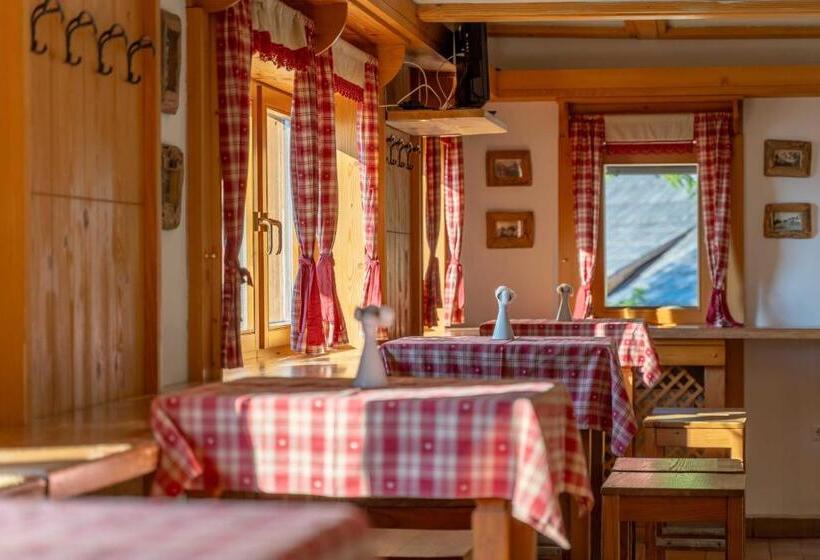 اتاق استاندارد با بالکن, Krvavec