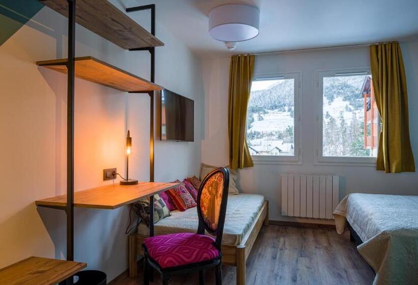 غرفة قياسية ثلاثية, L Outa Hotel Restaurant