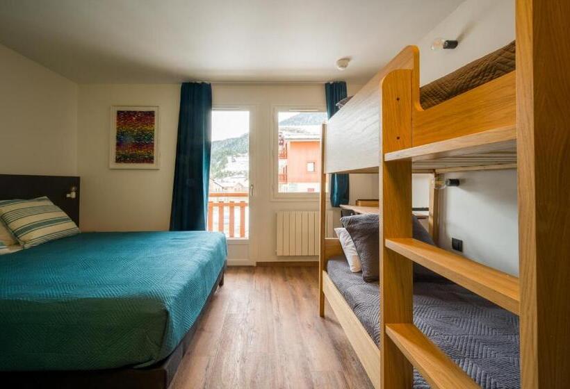 غرفة عائلية مطلّة علي الجبل, L Outa Hotel Restaurant