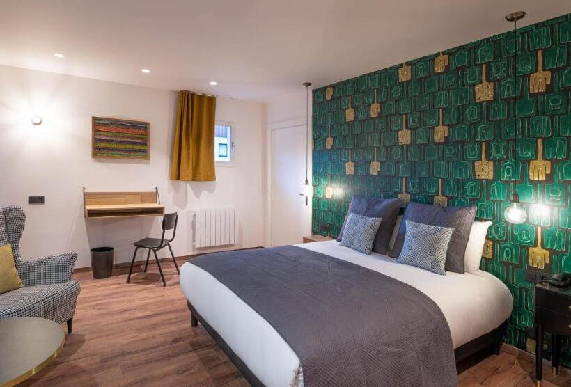 جناح عائلي, L Outa Hotel Restaurant