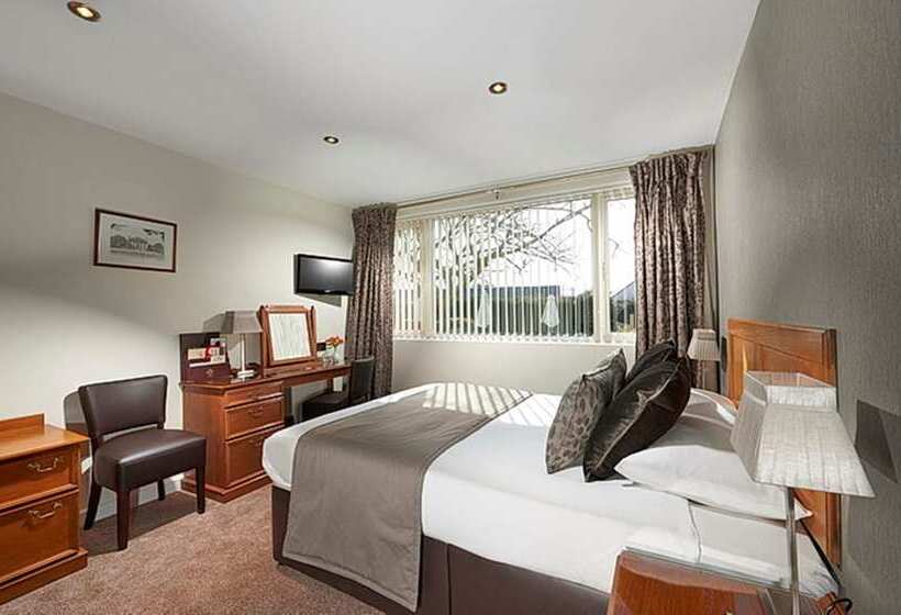 غرفة قياسية, La Barbarie