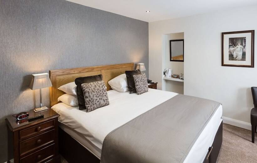 غرفة قياسية, La Barbarie