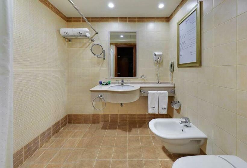 חדר סטנדרט לשלושה, Makarem Al Bait Al Azizia