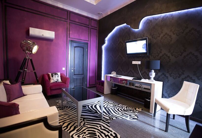 سوییت جونیور, Mirax Boutique