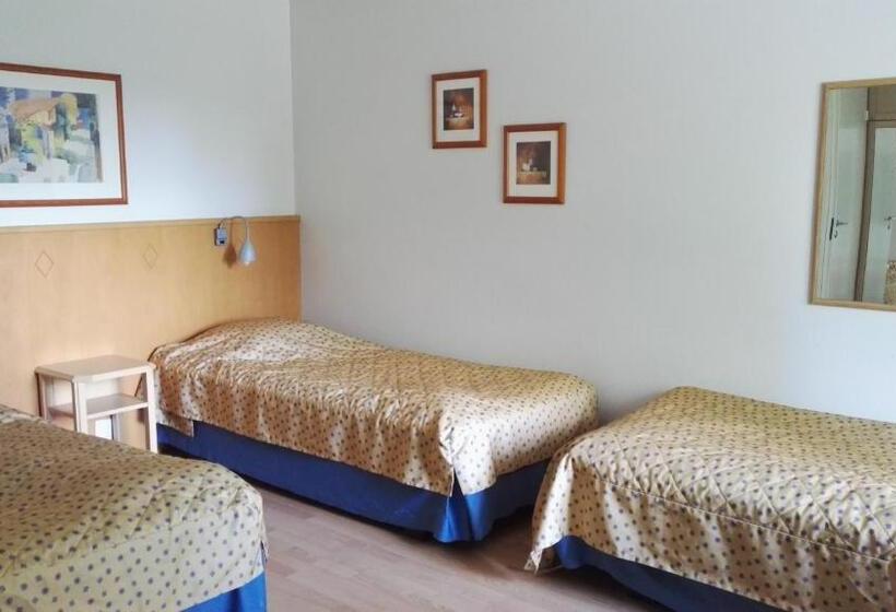 Номер Стандарт Трехместный, Revontuli Resort Rooms
