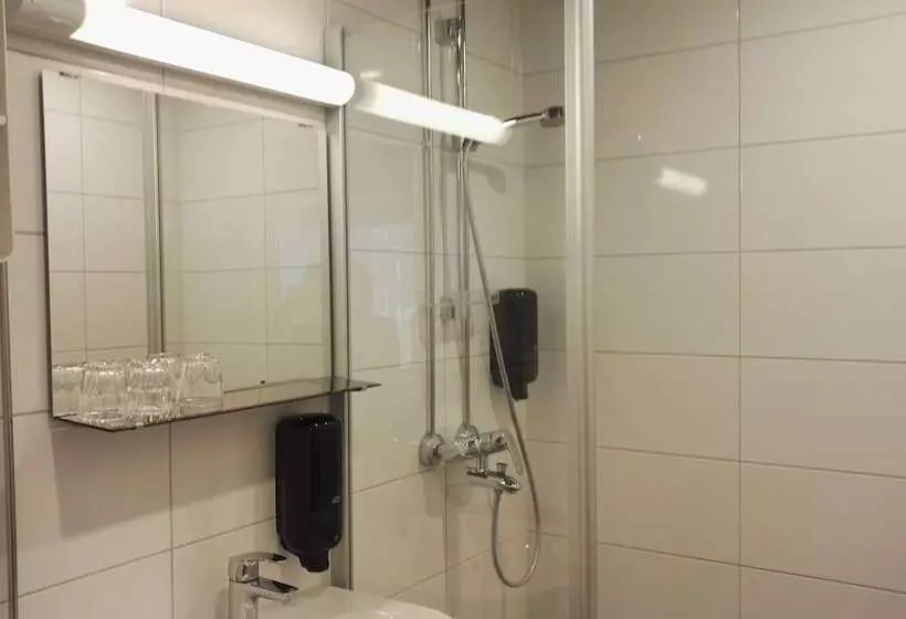 スタンダードトリプルルーム, Revontuli Resort Rooms