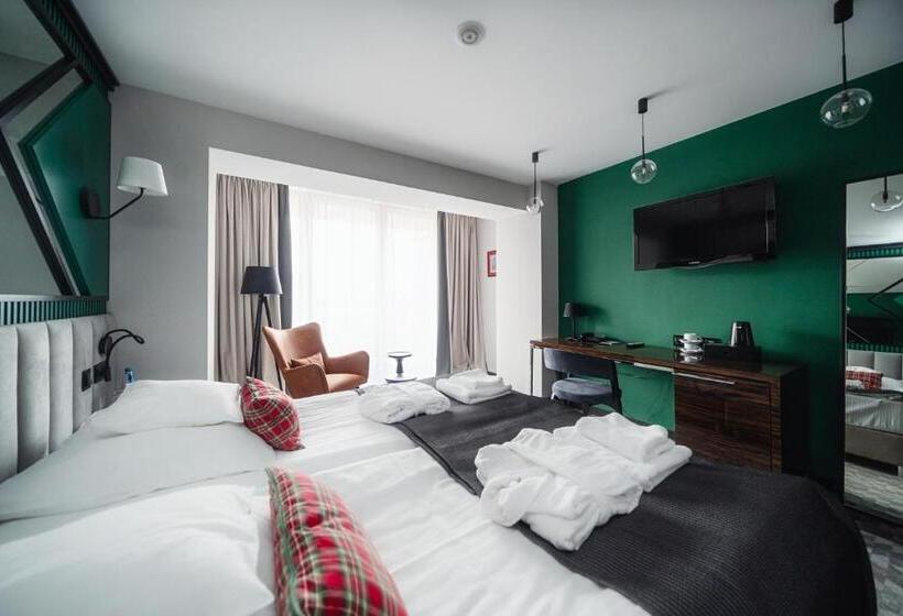 اتاق لوکس با چشمانداز, Rysy Boutique