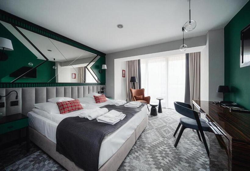 اتاق لوکس با چشمانداز, Rysy Boutique