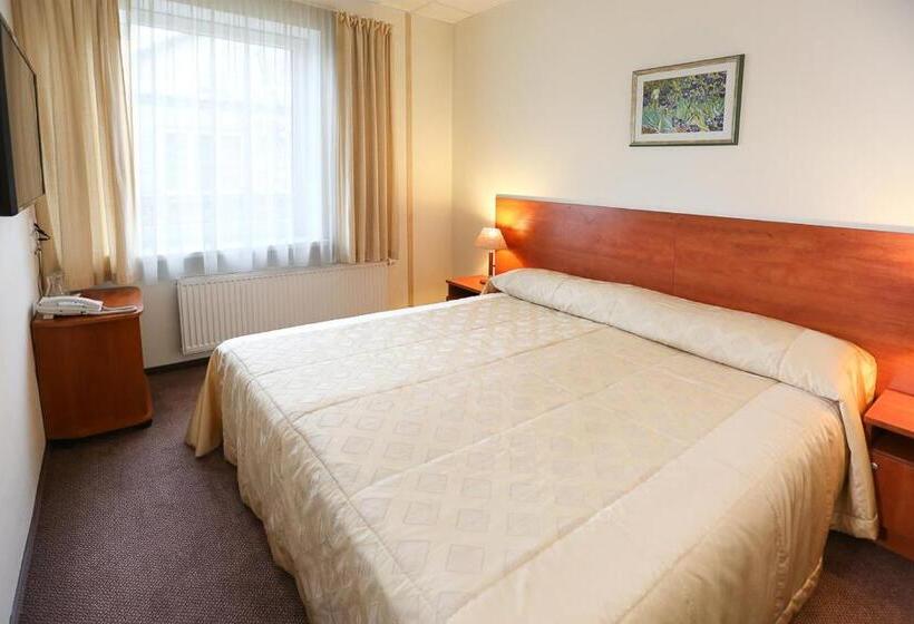 اتاق اکونومی, Smėlynė