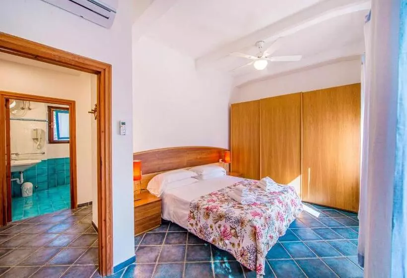 Villa 1 Makuuhuone Merinäkymä, Tenuta Delle Ripalte