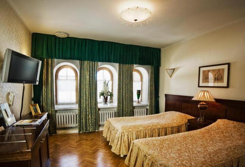 غرفة سوبيريور, Vanajanlinna