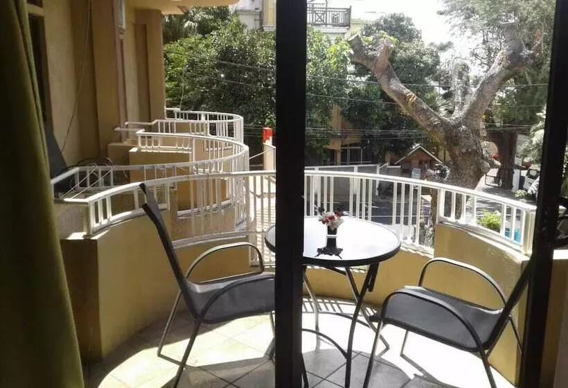 اتاق سوپریور با چشم‌انداز شهر, Oceanic Villa