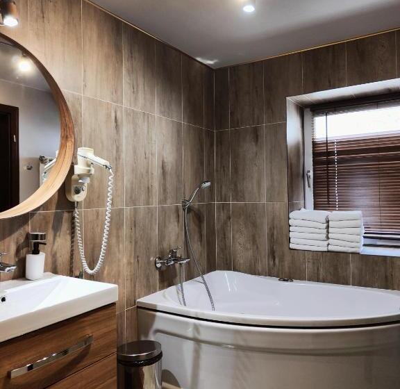 3 Bedroom Suite, Prawdzic Family Resort & Wellness