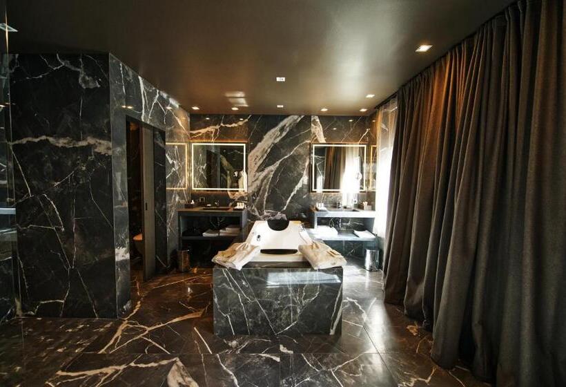 סוויטה, The Lamp Hotel & Spa