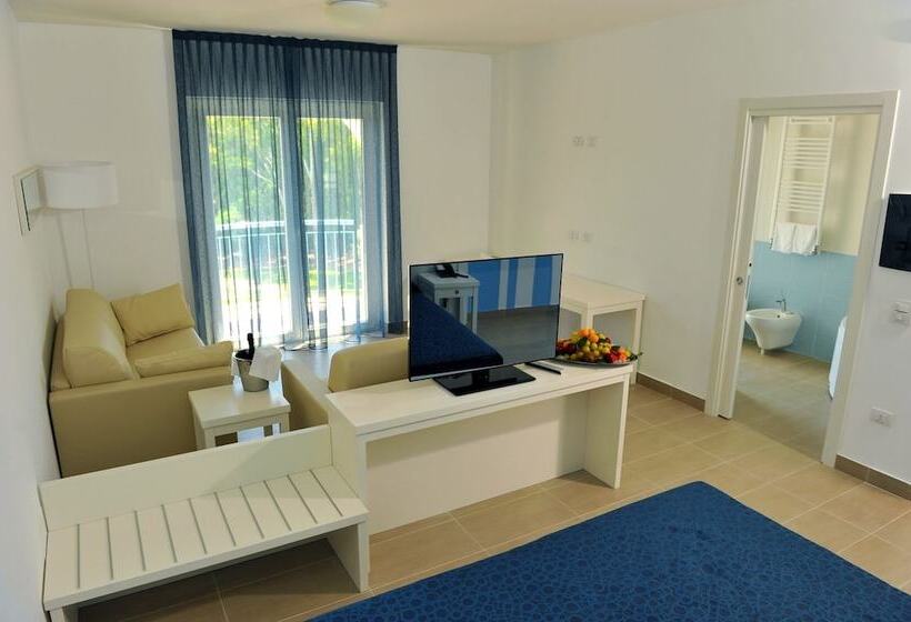 Номер Стандарт Трехместный, Toccacielo Hotel Village